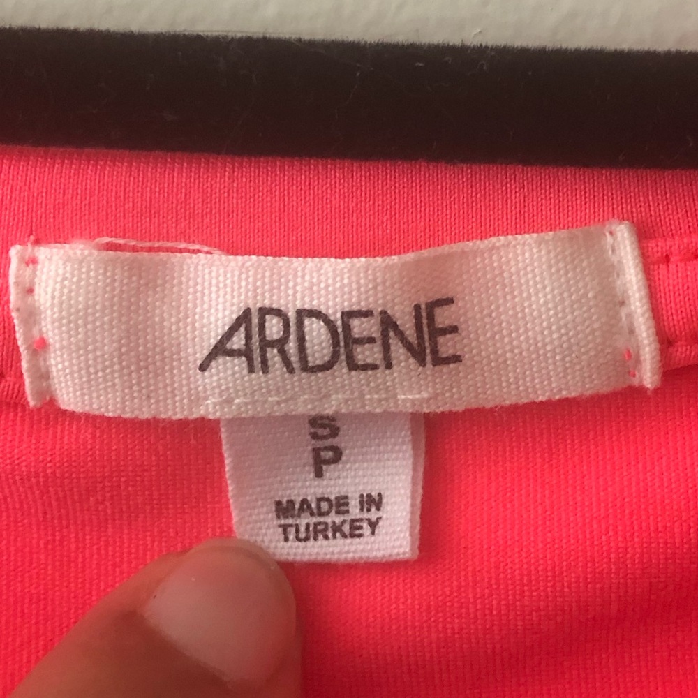 Crop top - Picture 3 of 6